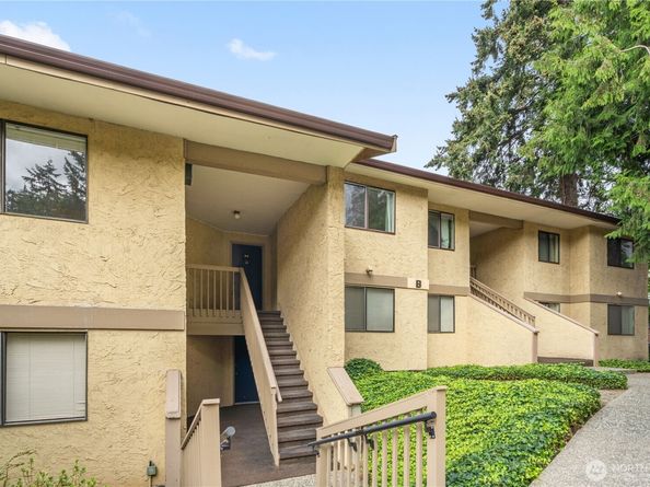 10320 SE 6th Street B6, Bellevue WA 98004