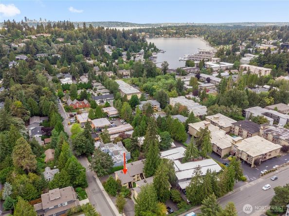 10320 SE 6th Street B6, Bellevue WA 98004