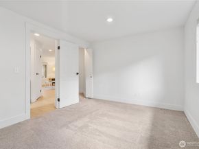 10320 SE 6th Street B6, Bellevue WA 98004