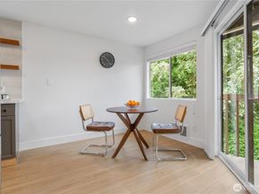 10320 SE 6th Street B6, Bellevue WA 98004