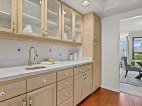 10743 Glen Acres Drive S 10743, Seattle WA 98168