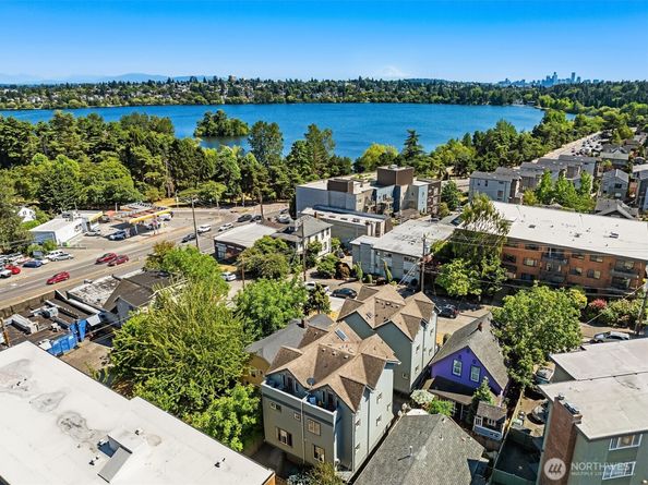 916 N 73rd Street A, Seattle WA 98103