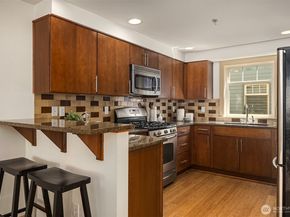 916 N 73rd Street A, Seattle WA 98103