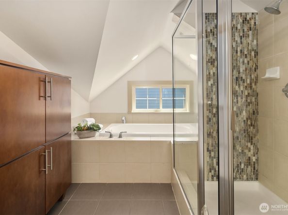 916 N 73rd Street A, Seattle WA 98103