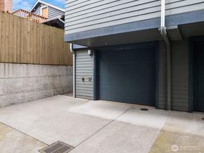 916 N 73rd Street A, Seattle WA 98103