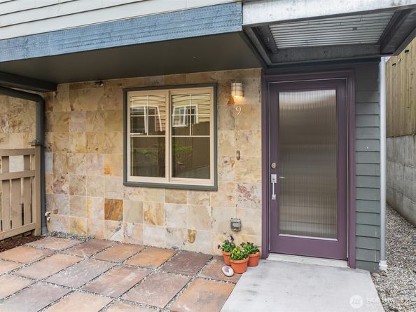 916 N 73rd Street A, Seattle WA 98103
