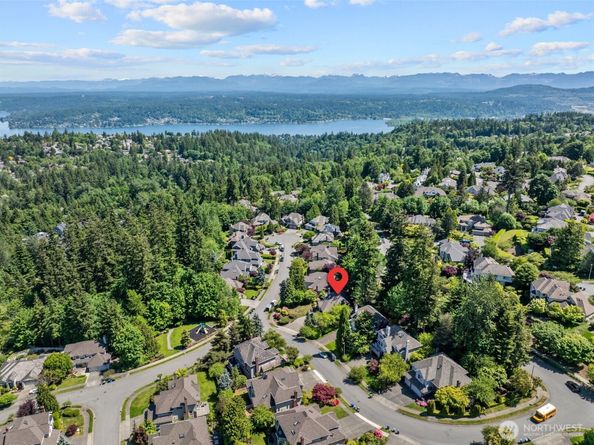 5628 168th Avenue SE, Bellevue WA 98006