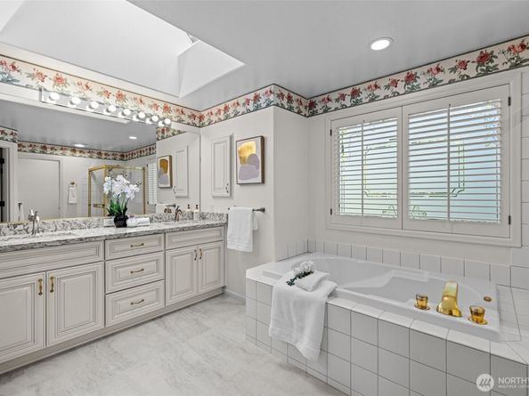 5628 168th Avenue SE, Bellevue WA 98006