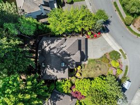 5628 168th Avenue SE, Bellevue WA 98006