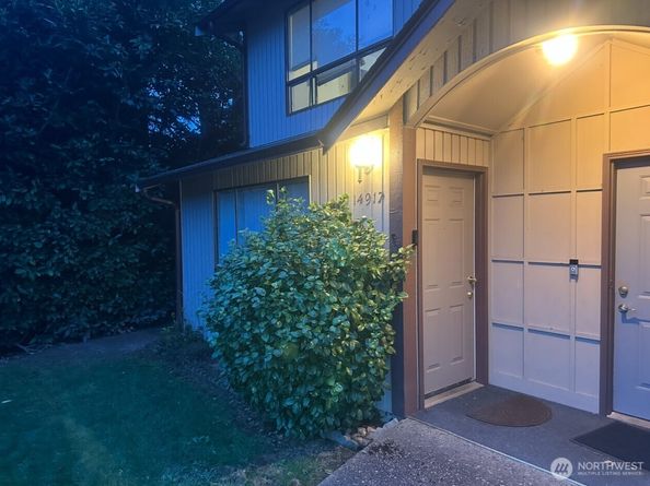 14917 32nd Place S 42, SeaTac WA 98168