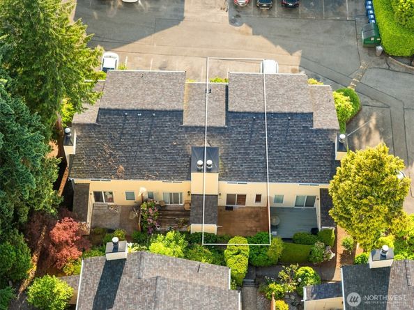 10030 NE 120th Street J2, Kirkland WA 98034