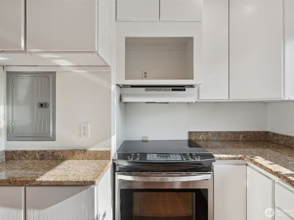 10030 NE 120th Street J2, Kirkland WA 98034