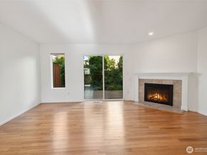 10030 NE 120th Street J2, Kirkland WA 98034