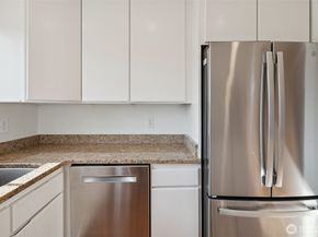 10030 NE 120th Street J2, Kirkland WA 98034