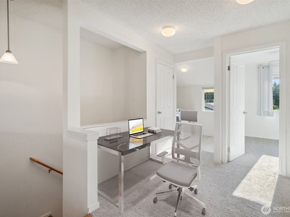 10030 NE 120th Street J2, Kirkland WA 98034