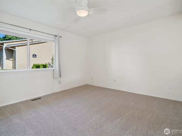 10030 NE 120th Street J2, Kirkland WA 98034