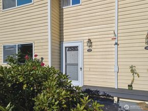 10030 NE 120th Street J2, Kirkland WA 98034