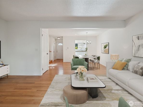 10030 NE 120th Street J2, Kirkland WA 98034