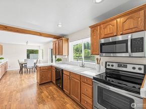 8471 E Caraway Road, Port Orchard WA 98366
