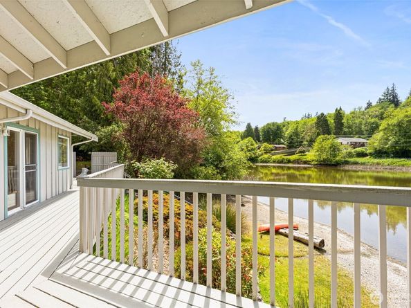 8471 E Caraway Road, Port Orchard WA 98366