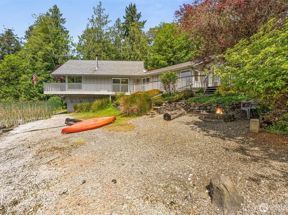 8471 E Caraway Road, Port Orchard WA 98366