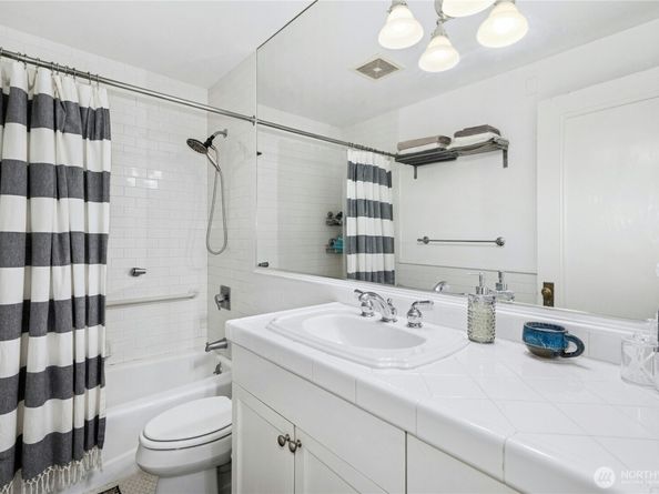 100 W Highland Drive 404, Seattle WA 98119