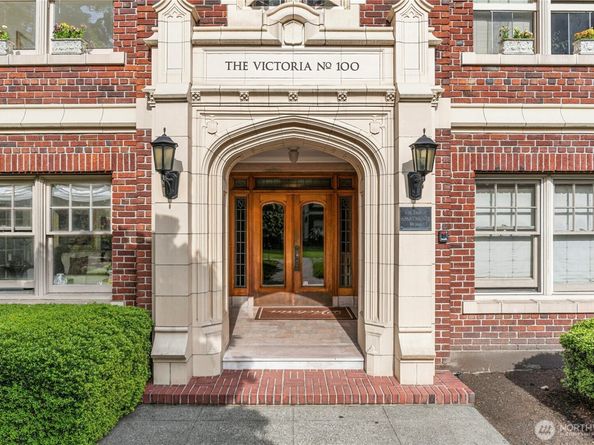 100 W Highland Drive 404, Seattle WA 98119