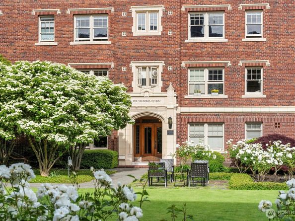 100 W Highland Drive 404, Seattle WA 98119