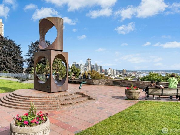 100 W Highland Drive 404, Seattle WA 98119