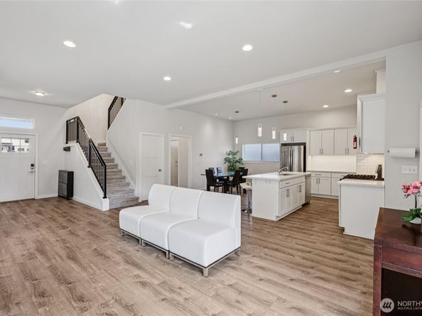 7724 16th Avenue SW, Seattle WA 98106