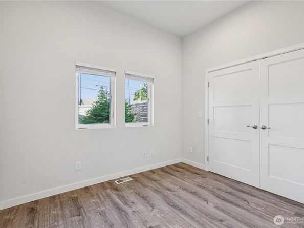 7724 16th Avenue SW, Seattle WA 98106