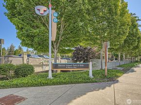 7930 SE 34th Street 209, Mercer Island WA 98040