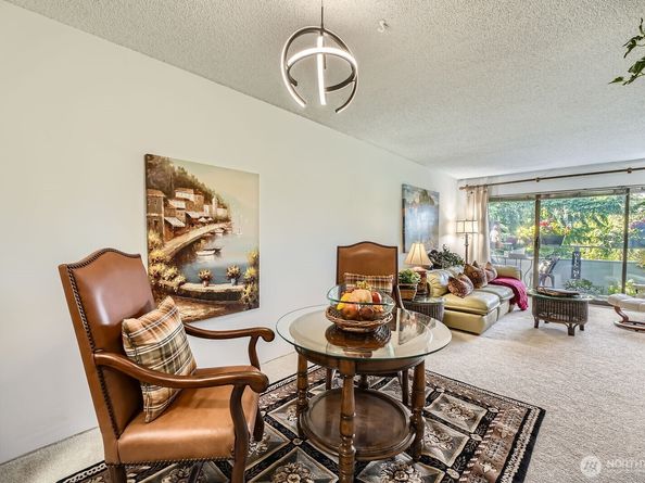 7930 SE 34th Street 209, Mercer Island WA 98040