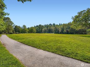 7930 SE 34th Street 209, Mercer Island WA 98040