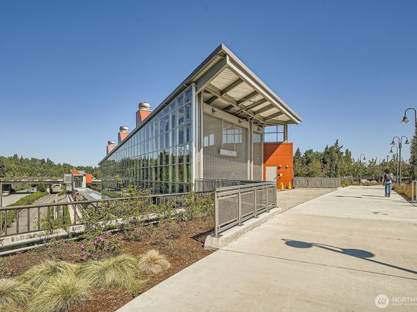 7930 SE 34th Street 209, Mercer Island WA 98040