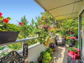7930 SE 34th Street 209, Mercer Island WA 98040