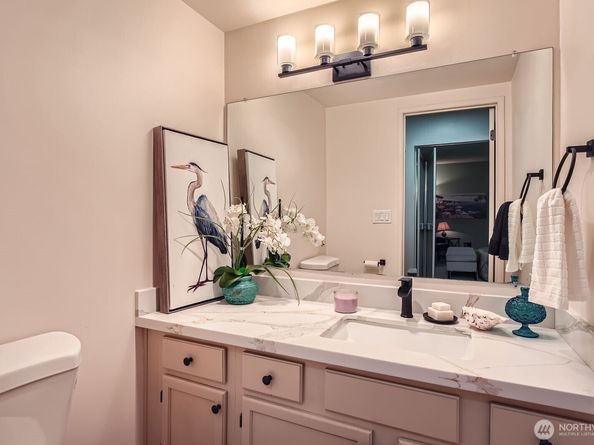 7930 SE 34th Street 209, Mercer Island WA 98040