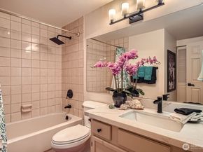 7930 SE 34th Street 209, Mercer Island WA 98040