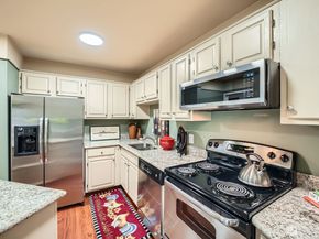 7930 SE 34th Street 209, Mercer Island WA 98040