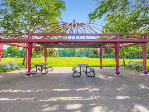 7930 SE 34th Street 209, Mercer Island WA 98040