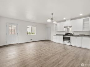 7023 16th Avenue SW, Seattle WA 98106