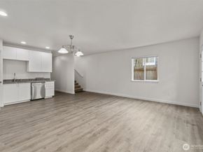 7023 16th Avenue SW, Seattle WA 98106