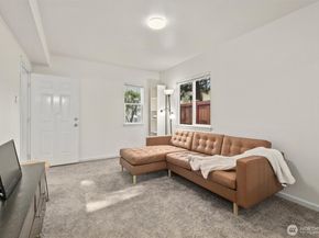 7023 16th Avenue SW, Seattle WA 98106