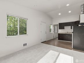 7023 16th Avenue SW, Seattle WA 98106