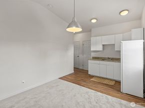 7023 16th Avenue SW, Seattle WA 98106