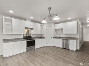 7023 16th Avenue SW, Seattle WA 98106