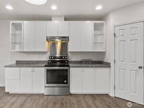 7023 16th Avenue SW, Seattle WA 98106