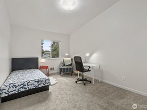 7023 16th Avenue SW, Seattle WA 98106