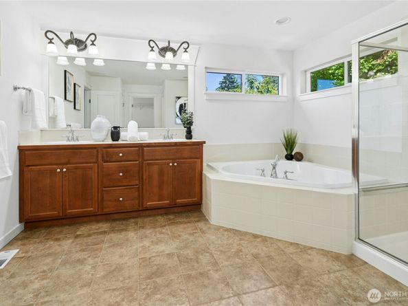 3821 164th Place SE, Bothell WA 98012