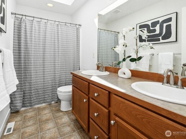 3821 164th Place SE, Bothell WA 98012